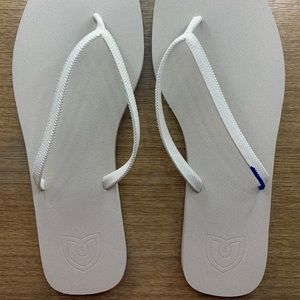 NWOT Rothy’s The Flip Flop - Size 9, Coconut